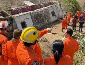 Ônibus que capotou e deixou 15 mortos em Alagoas estava irregular