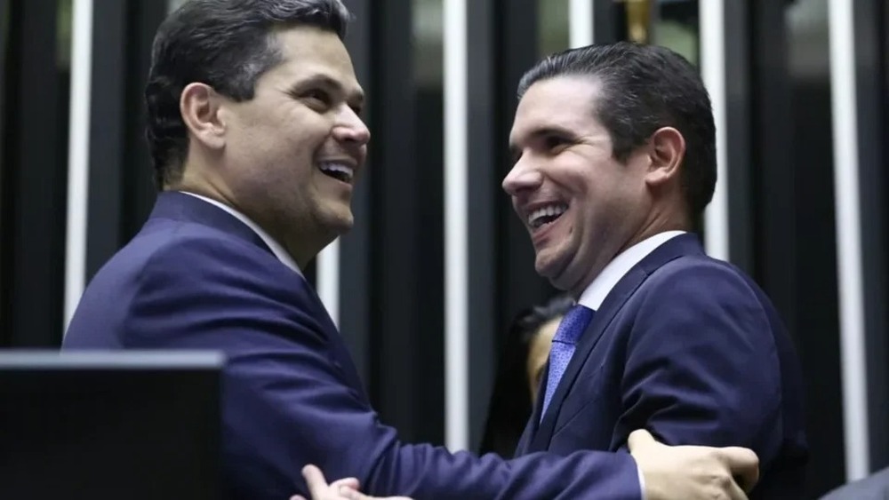 FARRA NO CONGRESSO - Alcolumbre e Motta viabilizam supersalários