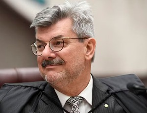 Ministro do STJ é acusado de assédio sexual contra jovem de 18 anos