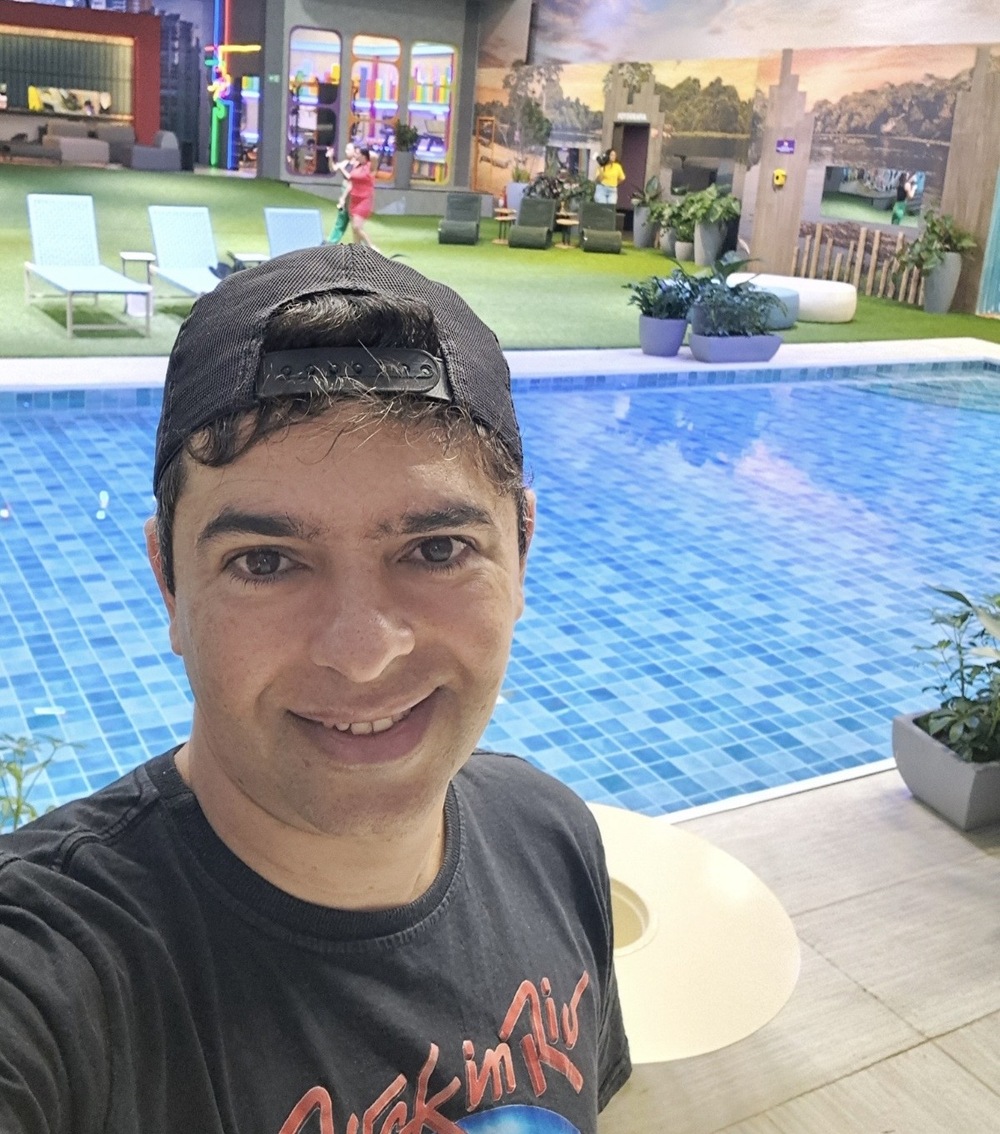 Poeta Thiago Winner no BBB Experience 2026.