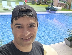Poeta Thiago Winner no BBB Experience 2026.