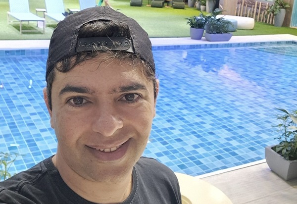 Poeta Thiago Winner no BBB Experience 2026.