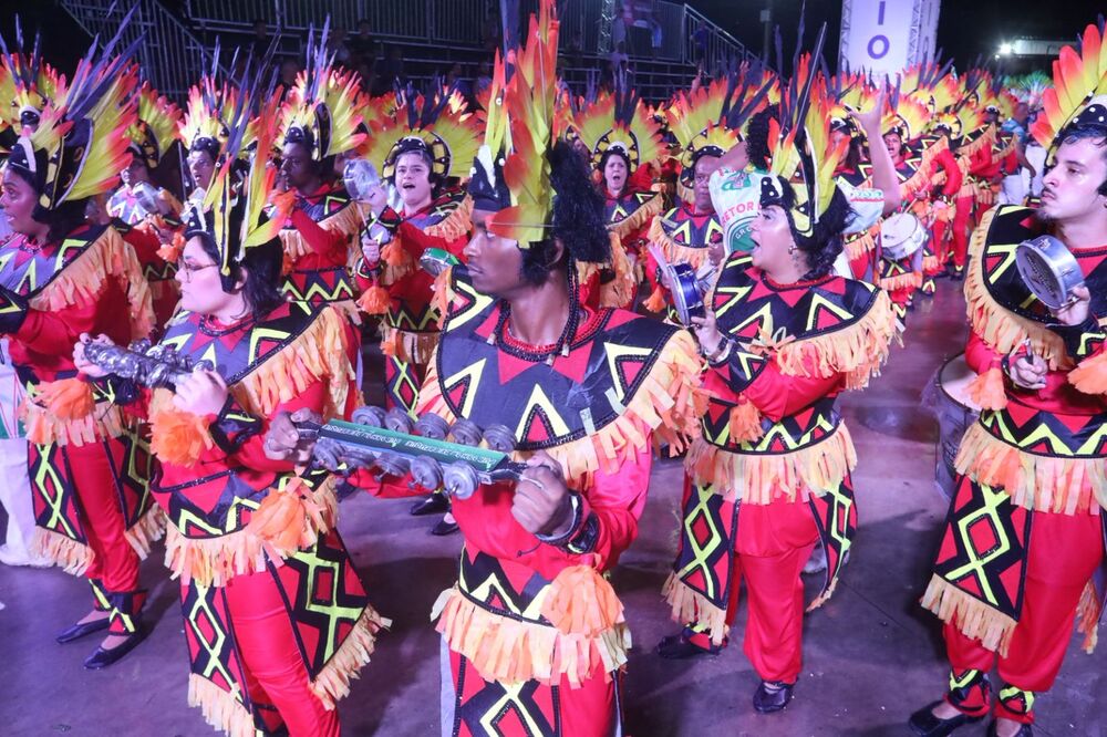 Chuva intensa leva ao cancelamento do desfile da Série Prata em Niterói neste domingo