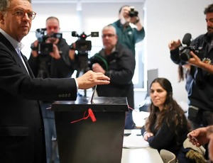 Socialista Antônio Seguro é eleito presidente de Portugal