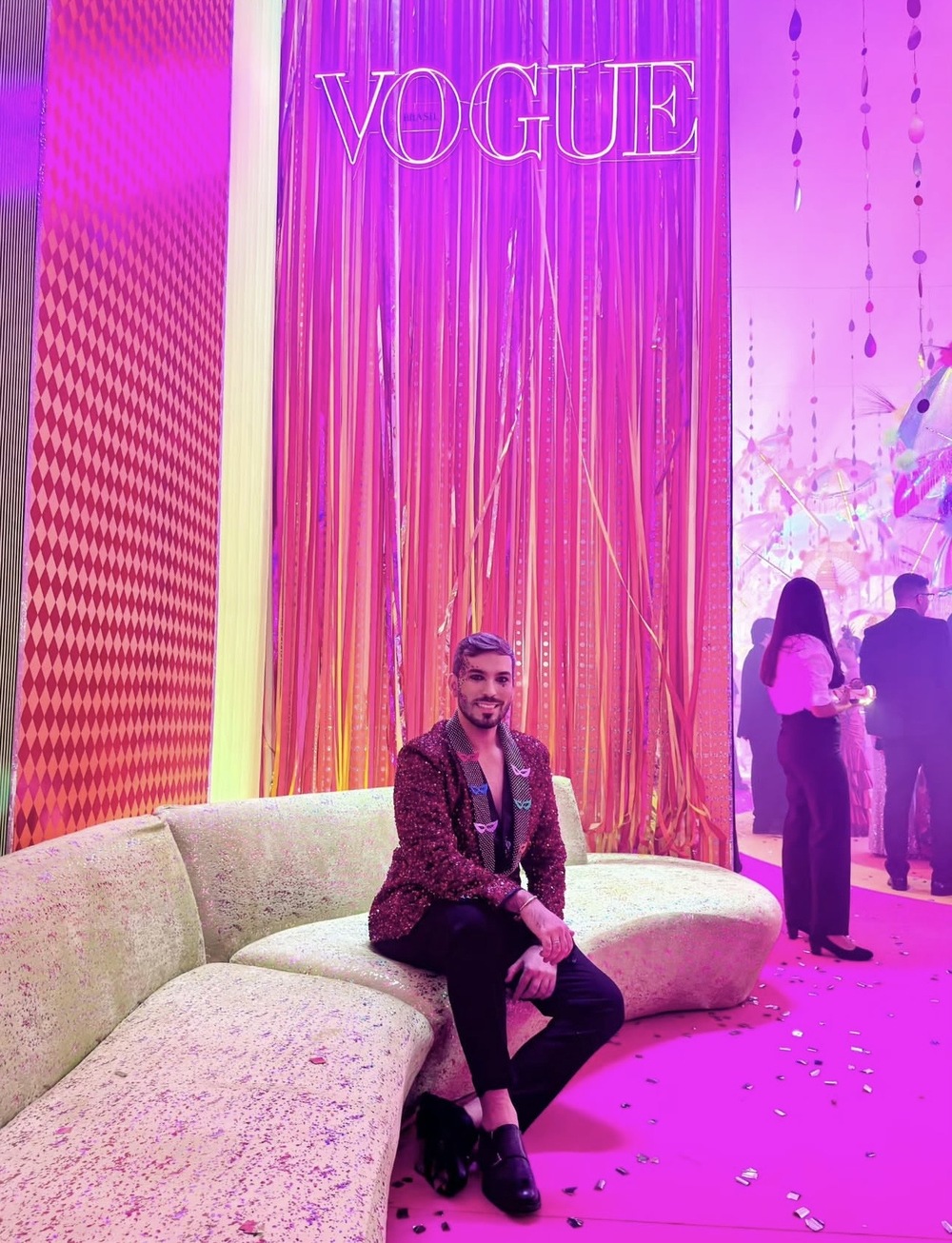 Alan Victor marca presença no Baile da Vogue e reafirma seu prestígio no cenário lifestyle brasileiro