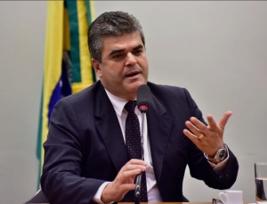 Fux adia destino de Washington Reis: placar 4 a 1 contra o cacique da Baixada