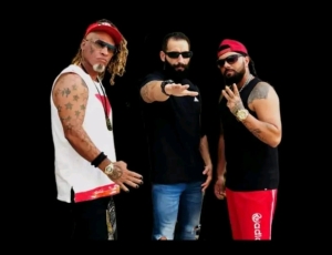 Do improviso nas periferias às paradas globais, o funk se reinventa, grupo Os Três.