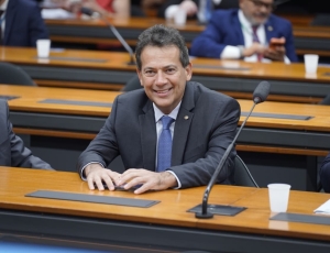 Ricardo Abrão apresenta projeto que cria o Dia Nacional do Atleta Idoso e amplia políticas para envelhecimento ativo.