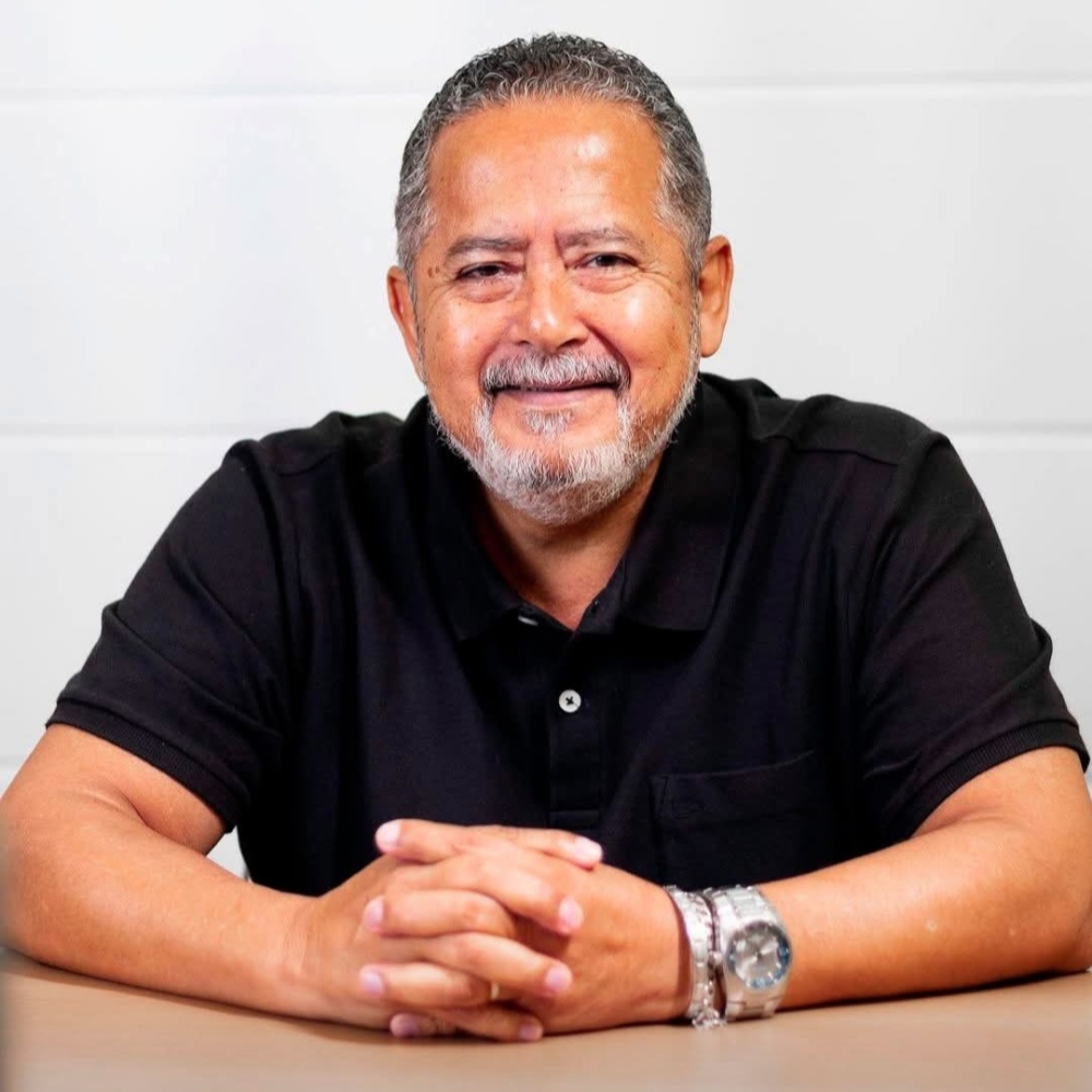 Dr. Ricardo de Carvalho celebra a vida com honra e reconhecimento