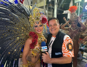 Karla Klemente emociona como cigana cartomante na União da Ilha: 'Vamos para o Grupo Especial'