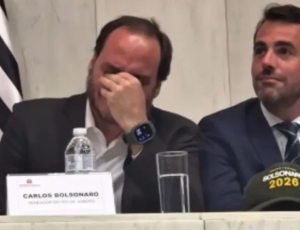 Carlos Bolsonaro diz que o pai passou mal na Papuda hoje