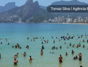  Mais de mil pessoas são resgatadas no mar do Rio durante o carnaval