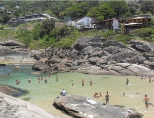 A praia eleita uma das melhores do Brasil que fica a apenas 35 minutos de Niterói e é perfeita para um bate e volta