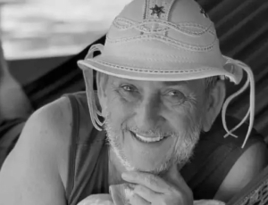 Após 20 dias na UTI, morre pai de influenciador que retirou parte do crânio