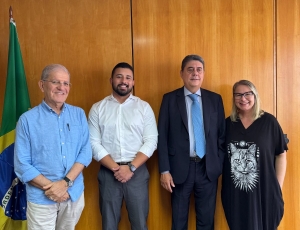 Interrupção de terapias e descredenciamentos levam deputado estadual Yuri Moura e mães atípicas à ANS em busca de apoio urgente