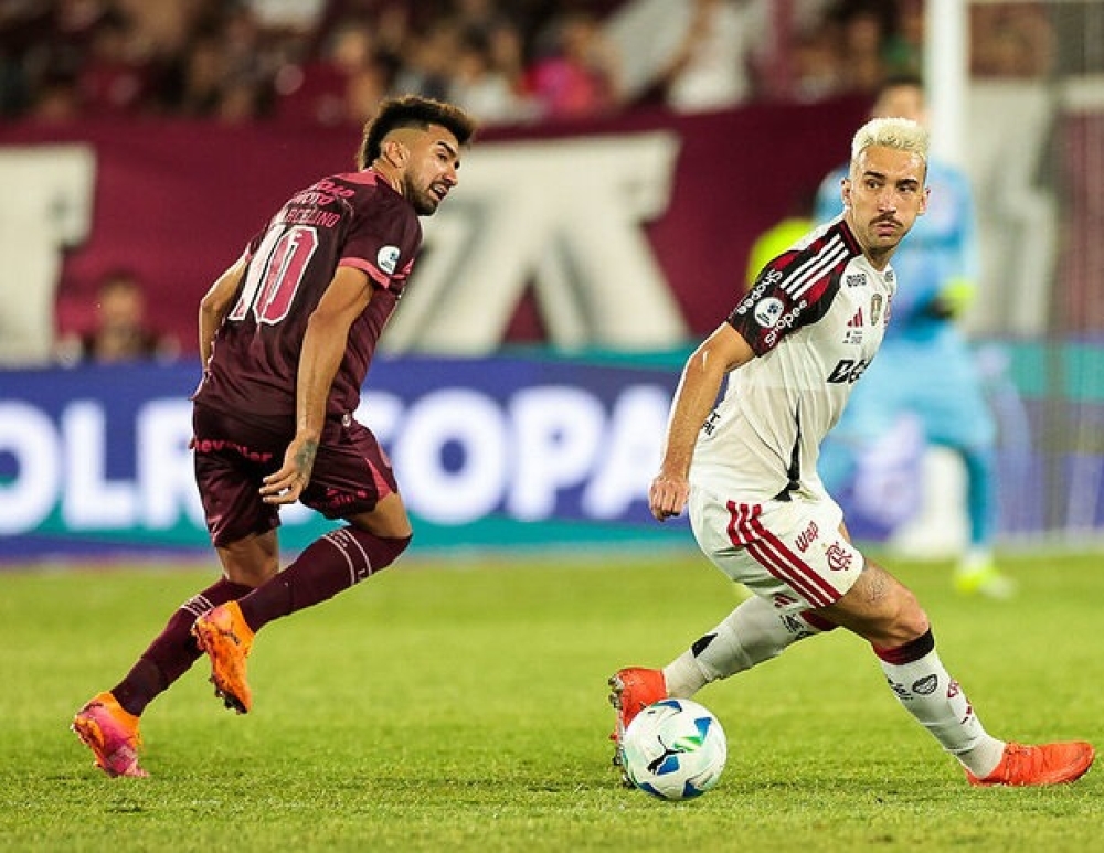 Flamengo perde para o Lanús na Argentina e sai atrás na briga pelo título da Recopa