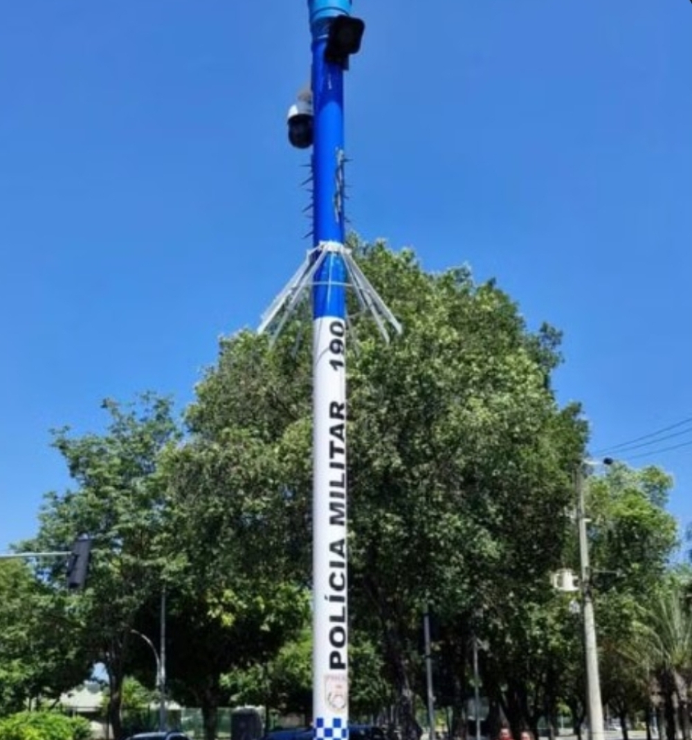 Projeto piloto revoluciona segurança na Barra da Tijuca com totens inteligentes