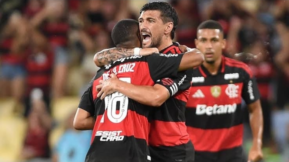 Arrascaeta faz gol histórico e Flamengo encaminha final do Carioca com goleada de 3 a 0 no Madureira