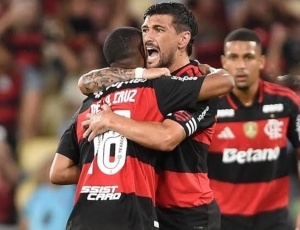 Arrascaeta faz gol histórico e Flamengo encaminha final do Carioca com goleada de 3 a 0 no Madureira