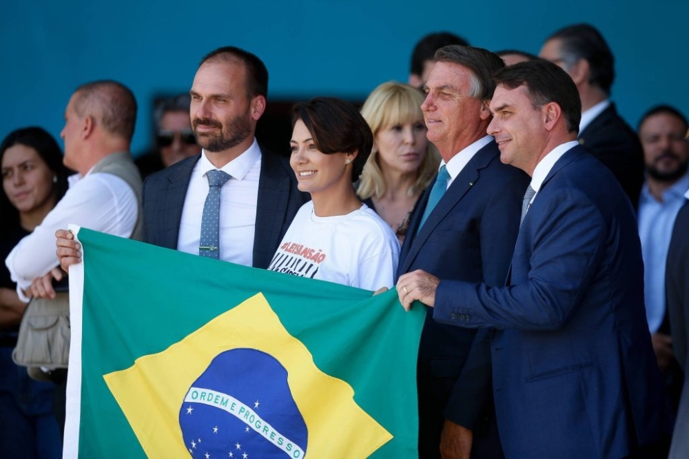 Eduardo ataca e Michelle frita ‘bananinha’ em nova briga