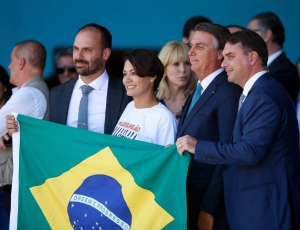 Eduardo ataca e Michelle frita ‘bananinha’ em nova briga