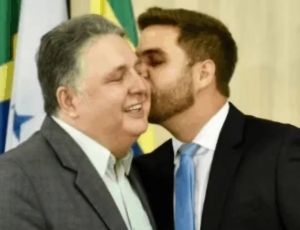 Anthony e Wladimir Garotinho concorrem em legendas diferentes, enquanto Flávio Bolsonaro corteja o prefeito de Campos