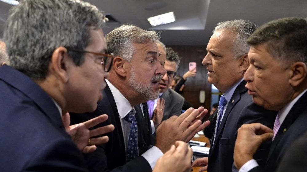 CPMI do INSS aprova quebra de sigilo de Lulinha e convoca André Moura