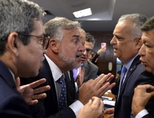 CPMI do INSS aprova quebra de sigilo de Lulinha e convoca André Moura
