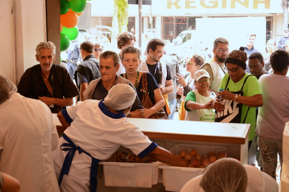 Governo do Estado inaugura Café do Trabalhador e RJ Alimenta em Teresópolis