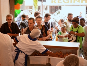 Governo do Estado inaugura Café do Trabalhador e RJ Alimenta em Teresópolis