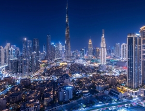 Chuva de mísseis do Irã são filmados no céu de Dubai