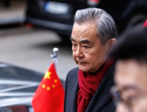 Chanceler da China afirma que matar o líder de um Estado soberano é inaceitável