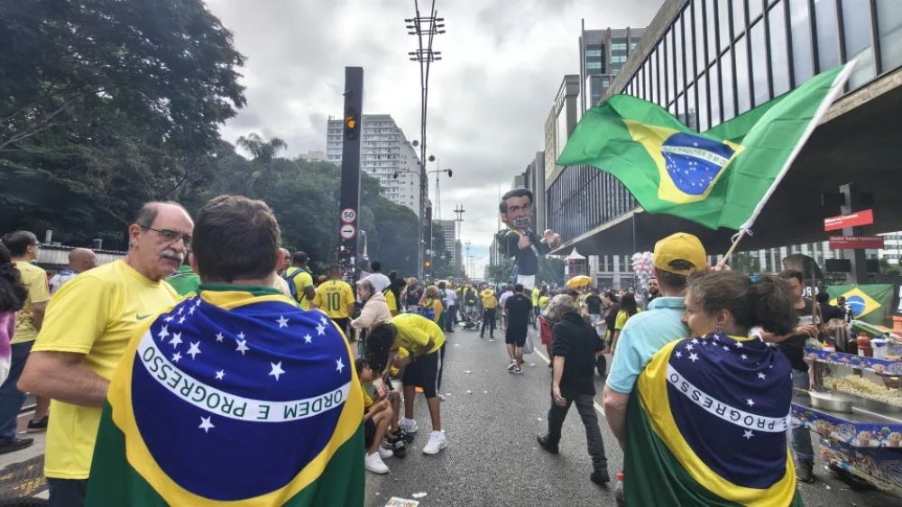 Manifestações bolsonaristas foram marcadas por 'flopada histórica', diz líder do governo