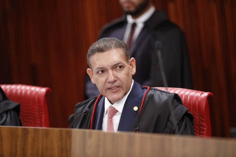 Eleições: TSE veta propaganda com IA 72 h antes da votação 