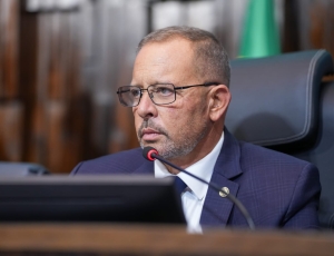 Presidente em exercício da Alerj se compromete a implementar CPI do Feminicídio