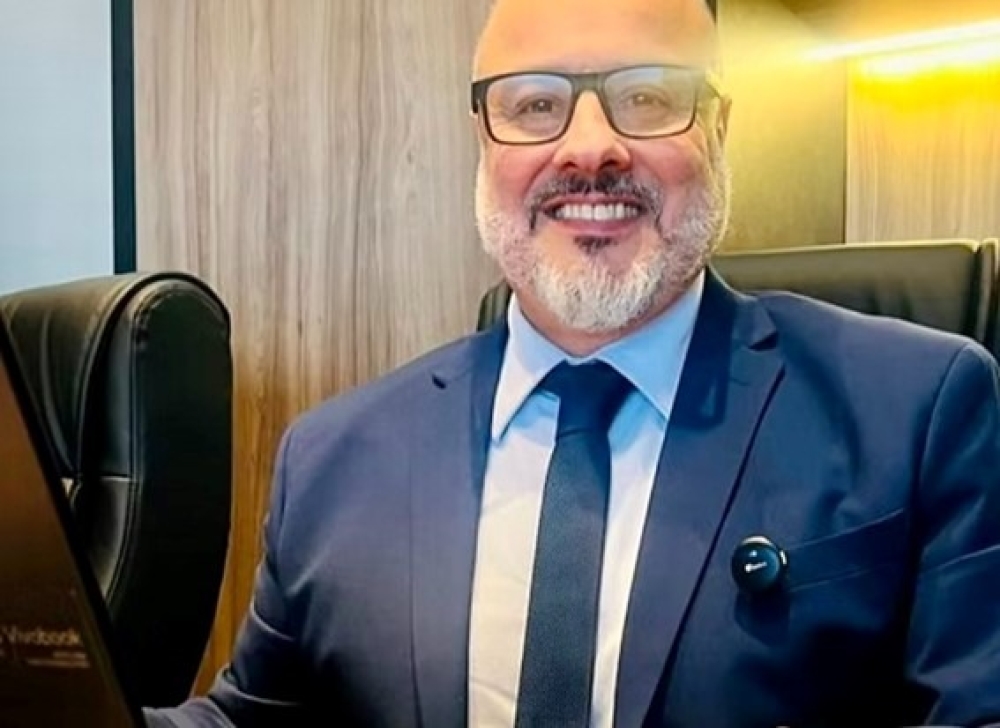 Advogado atua com foco em imigração para o Paraguai e planejamento migratório no Mercosul