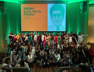 Prefeitura do Rio entrega Prêmio Elisa FrotaPessoa a 24 alunas de instituições doensino superior