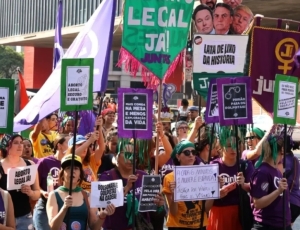 Atos pelo Dia Internacional da Mulher tomam as ruas no domingo (8) em todo o Brasil