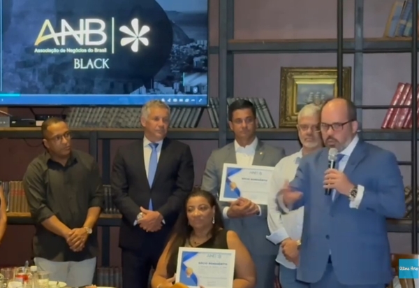 https://www.ultimahoraonline.com.br/noticia/veterano-do-jornalismo-ralph-lichotti-recebe-titulo-de-socio-benemerito-da-anb-e-prega-colaboracao-em-tempos-liquidos