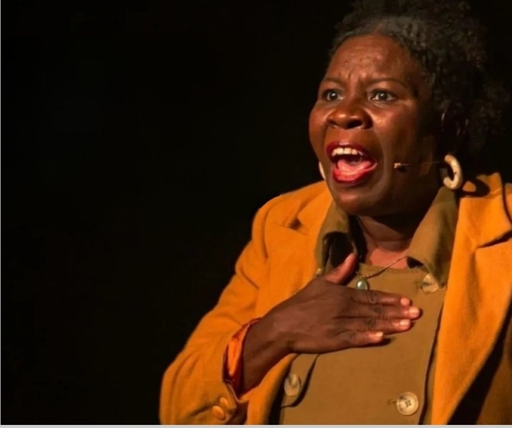 Teatro Municipal de Rio das Ostras recebe estreia da comédia “Querida Mamãe”