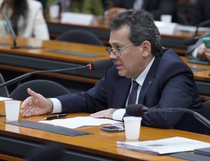 Deputado Ricardo Abrão apresenta projeto que pode garantir aposentadoria especial para vigilantes