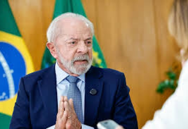 https://www.ultimahoraonline.com.br/noticia/lula-afirma-ter-proibido-assessor-do-governo-trump-de-entrar-no-brasil