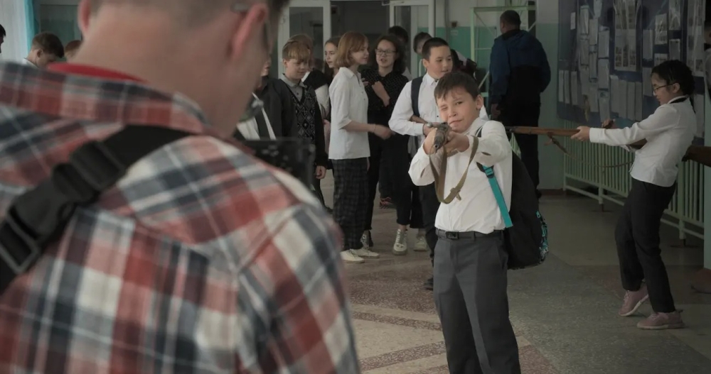 ‘Um Zé Ninguém Contra Putin’ Indicado ao Oscar, documentário expõe recrutamento ideológico de crianças pelo regime de Vladimir Putin