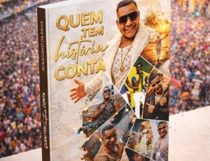 Renatinho da Bahia reúne multidão no Festival de Arembepe e lança autobiografia no palco Katita