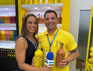 Tony Neto apresenta Bananinha Carioca, que conquista mercado com licores artesanais na Super Rio Expofood 2026