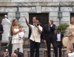 Paes culpa Dudu Nobre em brincadeira após verso mencionando futuro como governador no palácio
