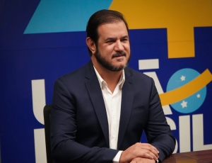 Presidente do União Brasil, Antônio Rueda, após negar, admite atuação em mais de 1.000 audiências e 400 acordos para o Banco Master