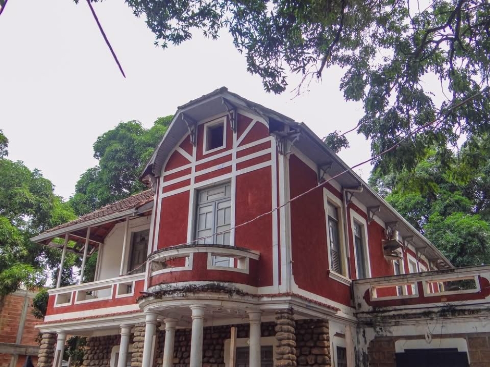 DEMOLIÇÃO DE CASARÃO DA FAMÍLIA DE LUZ DEL FUEGO GERA REVOLTA EM CASTELO (ES)