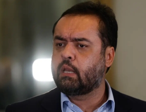 Cláudio Castro diz que sai do governo do Rio 