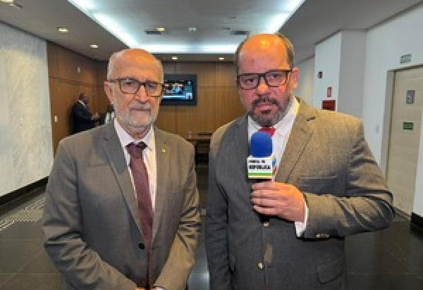 Delaroli marca eleição para quinta, mas o decano Luiz Paulo questiona se será válida